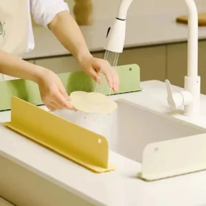 Sink Splash Guard Silicone Home Countertop Reusable Water Baffle Plate Non Slip